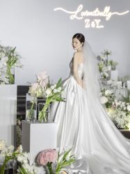 点击看大图 -伯瓷皇后婚纱艺术空间