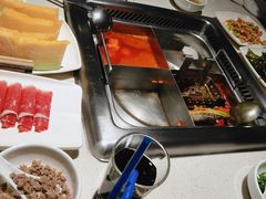 -海底捞火锅鲜切牛肉主题店(长寿路店)