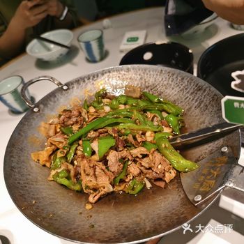 终于吃上费大厨辣椒炒肉了