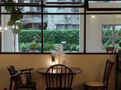 -Café Monson