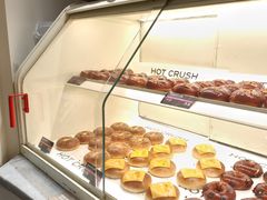 -HOT CRUSH趁热集合·现烤面包(上海环球港店)