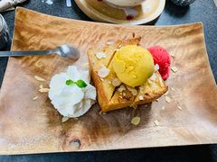 -莓园冰淇淋店