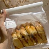 紫米面包 巴掌大一个 紫米不多