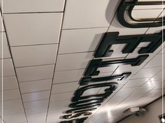 -麦当劳(上海虹桥站30B检票口楼上)