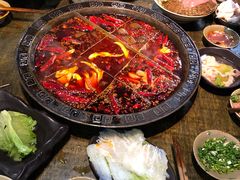 -渝嘴小老弟老火锅(华新村店)