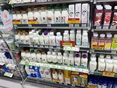 -全家便利店(洛川东路店)