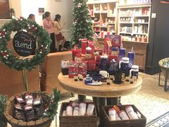 零售区-星巴克臻选(广州沙面店)