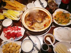 -亿诣蝎府炸酱面羊蝎子火锅(酷车小镇店)