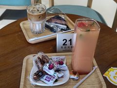 -藏猫猫咖啡主题馆(中央大道店)