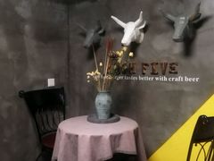 -HIGH FIVE哈福手工汉堡(桂林路店)