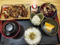 黑胡椒牛舌定食-鲔屋寿喜烧