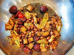 -愉肴麻辣香锅(中山路店)