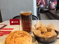 霸气芝士超满足牛堡-必胜客(天鹅湖万达店)