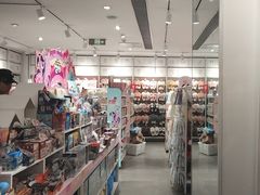 -名创优品(北京新中关购物中心地铁层店)