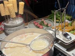 -尚尚仙·酸汤猪手·猪肚鸡火锅(华联万柳购物中心店)