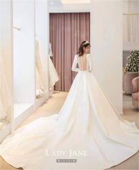 -Lady  Jane高端婚纱礼服馆