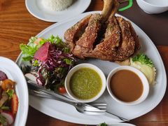 -Chom Cafe and Restaurant
