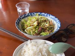 -裕新楼粉面馆·石磨手工粉(四方坪店)