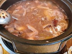 土茯苓鸽子汤-一煲鸽