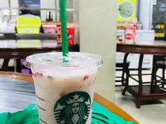 草莓酸奶-星巴克(中山喜来登店)
