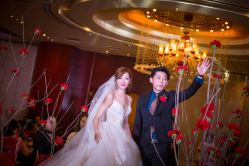 -艾米丽婚纱礼服