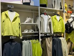 -王府井奥莱临潼小镇(临潼店)
