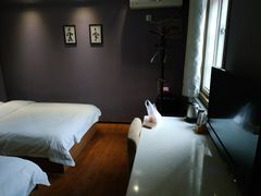 -七贤国际青年旅舍(西七路分店)