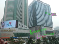 地理位置-提一眼镜·蔡司·依视路(小寨店)