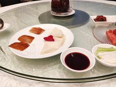 金牌片皮鸭-亢龙太子酒轩(东湖店)