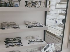 -美式眼镜·授权蔡司.依视路.尼康.豪雅.明月(南翔印象城店)