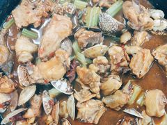 铁锅蛤蜊鸡-公寓家常菜馆(海军博物馆店)