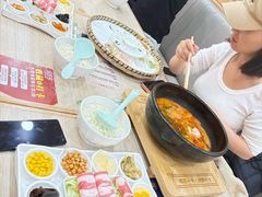 -花馬肆.云南过桥米线(汉神购物广场现场熬汤店)