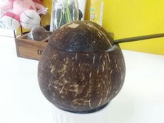 -志龙皇冠吃货椰子铺