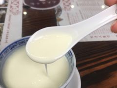 香滑凤凰奶-周大娘牛乳(旧寨古村总店)