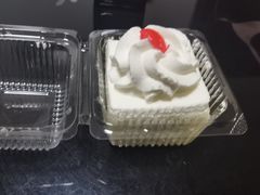 -红宝石·鲜奶小方·海派西点房(南丹店)