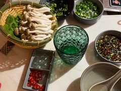 -喃喃椰·糟粕醋椰子鸡火锅(七堡花园店)