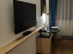 -上海虹桥君丽假日酒店(娄山关路地铁站店)