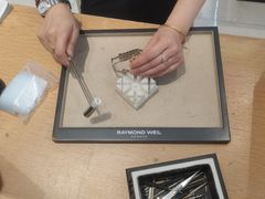 -亨吉利世界名表中心(砂之船奥莱店)