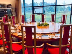 -茅草房·河畔园林火锅