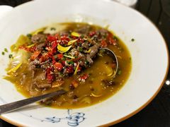酸菜笋片嫩牛肉-湖锦酒楼·32年地道湖北菜(光谷店)