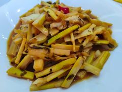 -天乐农家鱼头王(天目湖店)