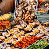 吃自助令人快乐的事 当然还有吃不尽的甜点、饮品