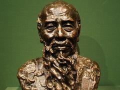 张充仁·雕塑《齐白石像》-上海油画雕塑院