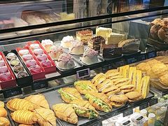 -星巴克(浦东机场T2到达店)