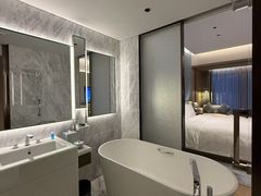 -深圳国际会展中心希尔顿酒店(前海华发冰雪世界店)