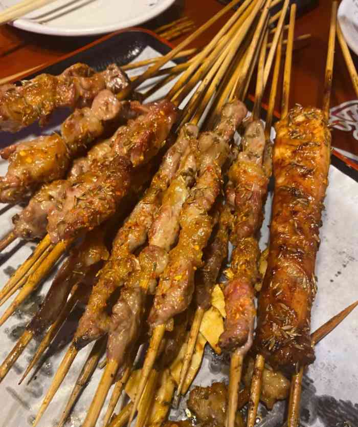 老杨头烧烤(总店)-"很搞笑,我一个人7点到的,给我的单号是1.