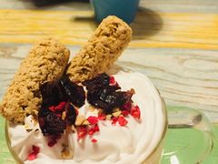 丝袜奶茶-猫的天空之城概念书店(丽江古城饮玉巷店)