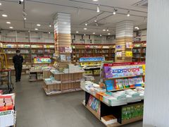 -新华传媒教材书店(中山南二路)