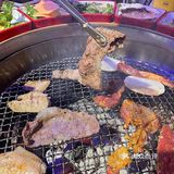 夏季夜生活最大的快乐就是下班后和小姐妹去吃烤肉！