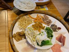 -勺子米线·云南传统小吃市集(四方街店)